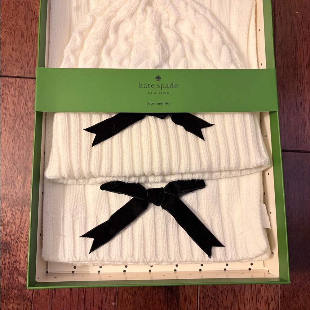 New in the box kate spade cream velvet bow scarf & hat set
